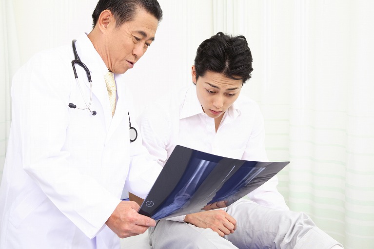2.医師の診察を受ける